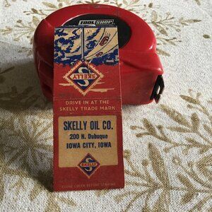 Matchbook Cover Skelly Oil Co. in Iowa City, Iowa - Skelly Products